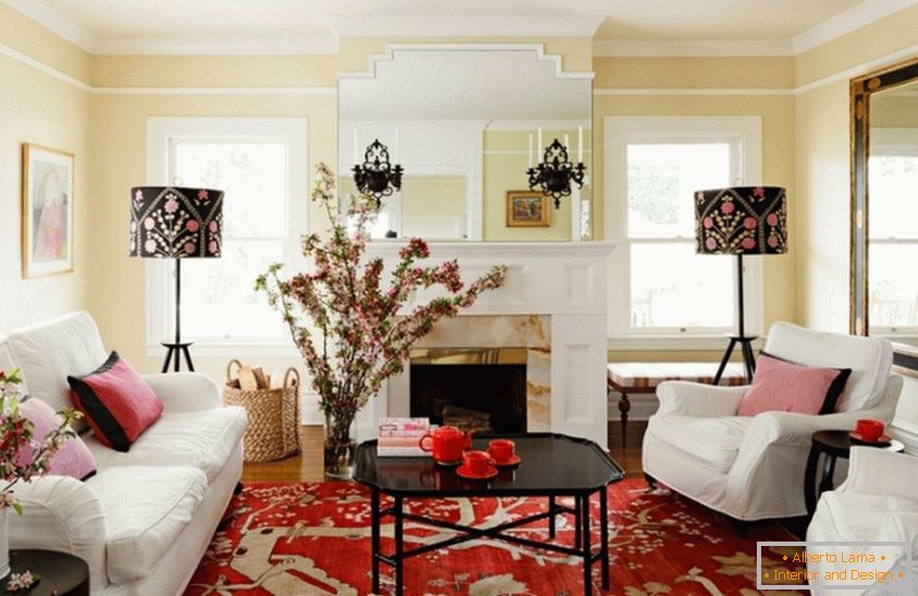 Usporiadanie obývacej izby s krásnymi tienidlami