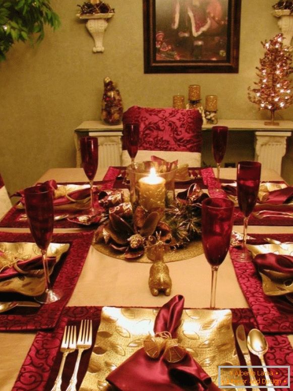Luxusný dekor pre novoročný stôl