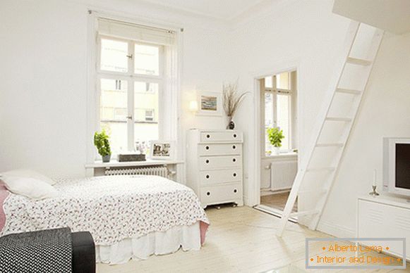 Interiér bytu v bielej farbe