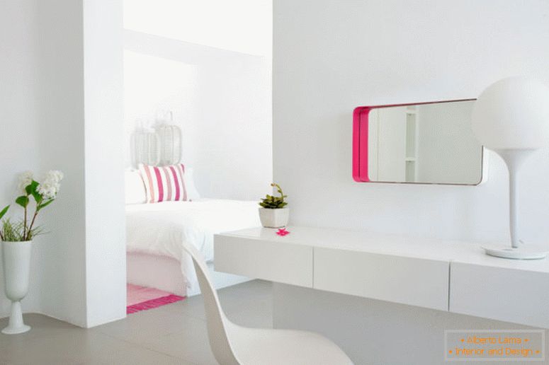 romanticko-spálňa-design-for-pary-super-bielo-spálne-nábytok-i-Eames-style-DSW-stoličky-plus-pop-art-interiér-dekor-design-nápady-s-pruhované-farebné-pillow- and-márnosťou glóbus-desk-lámp