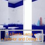 Kúpeľňa v modrej a bielej farbe