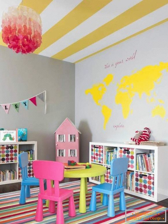 Kombinácia jasných farieb v detskej izbe