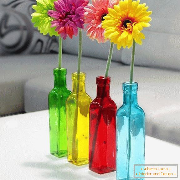 Fľaše na kvety z farebného skla