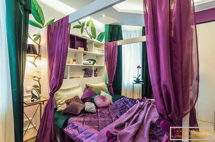 S baldachýnom nad posteľou v spálni môžete vytvoriť útulnejšiu a intimnú atmosféru.