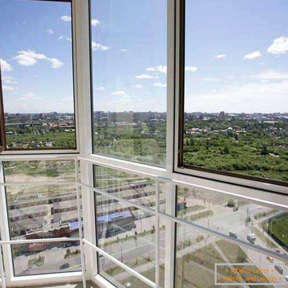 Panoramatický balkón - fotografia s krásnym výhľadom
