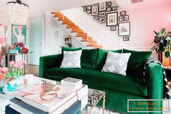 Krásny dizajn obývacej izby v súkromnom dome - interiérová fotografia haly