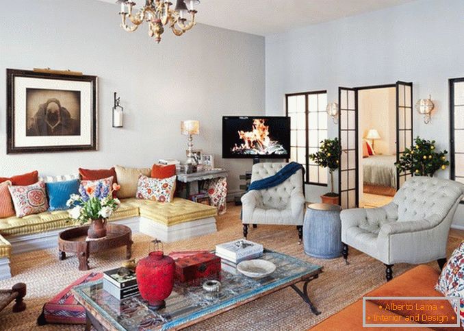 Štýl eklektický - zaujímavé farebné riešenie pre vašu obývaciu izbu