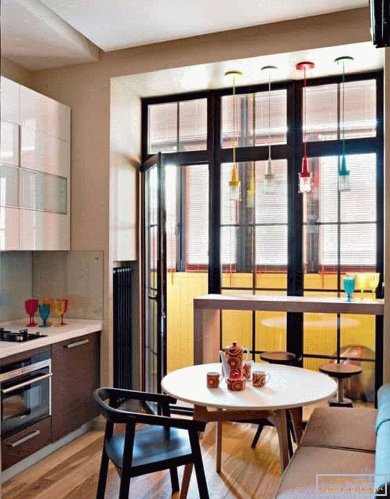 Kuchyňa s francúzskym oknom