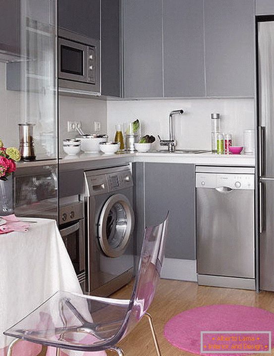 Malá kuchyňa v šedej farbe