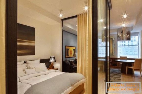 Návrh jedno-izbového bytu pre rodinu s dieťaťom - ako oddeliť spálňu?