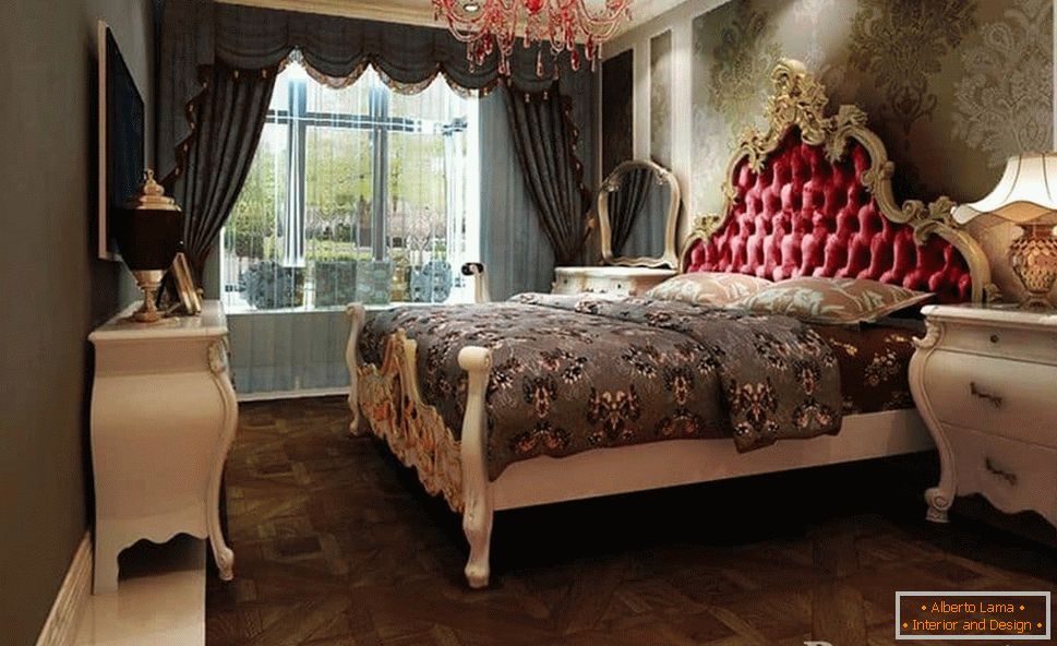 Nástenné dekoračné tkaniny a masívne záclony sú vhodné pre štýly klasickej spálne