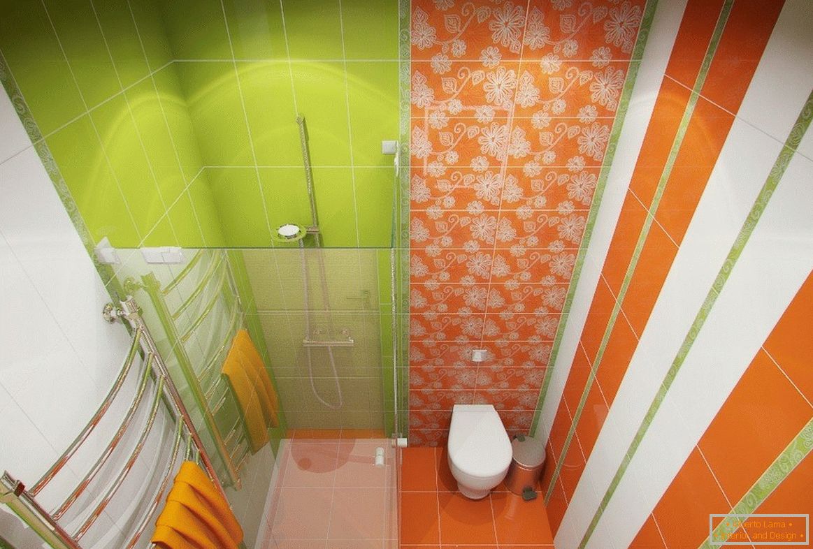 Oranžové a zelené dlaždice v sprche