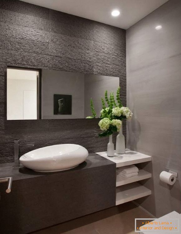 Čiernobiely dizajn WC - fotografia krásnej izby