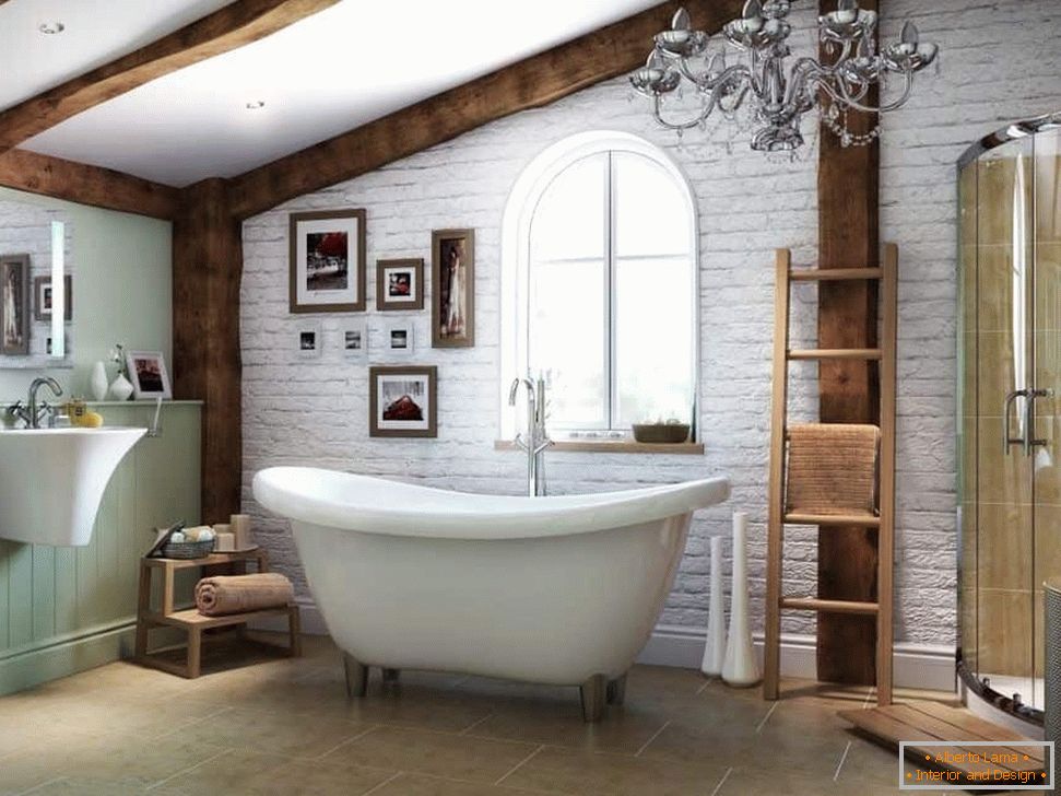 Kúpeľňa s trámovými stropmi a bielymi tehlami