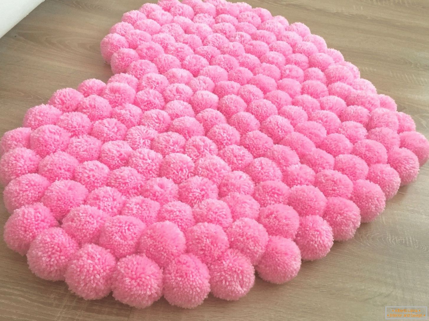 Koberec pom-poms