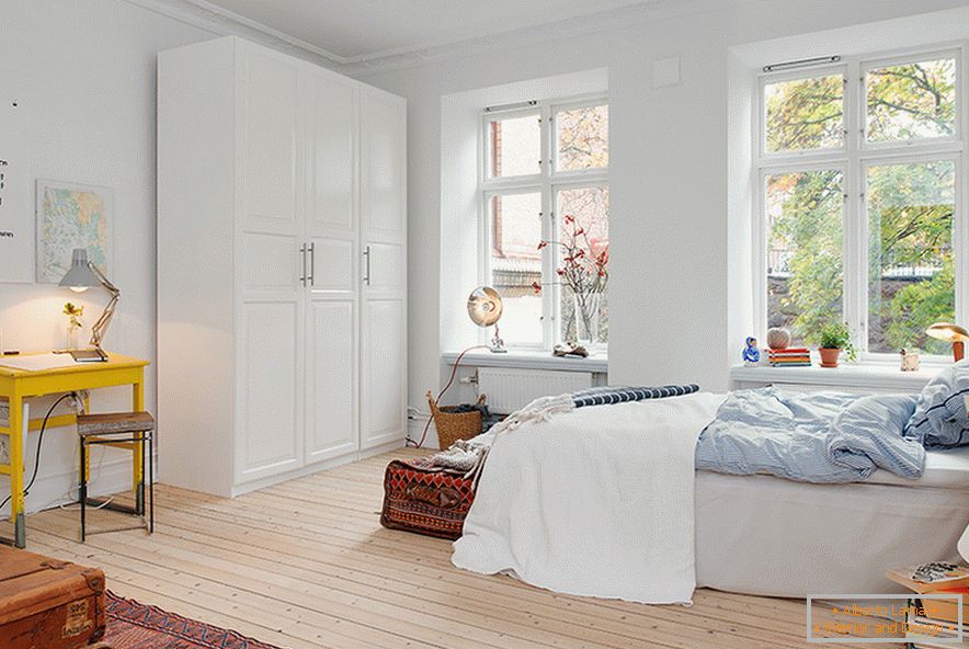 Jedenizbový byt v Göteborgu navrhnutý švédskymi dizajnérmi