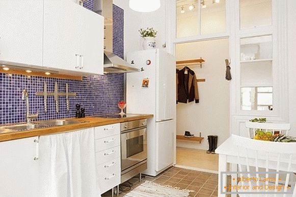 Interiér komfortných kuchynských apartmánov vo Švédsku