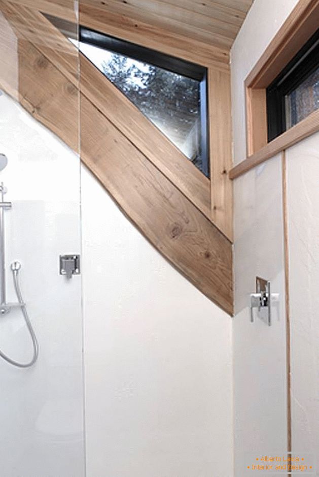 Interiér domu na kolieskach: sprcha