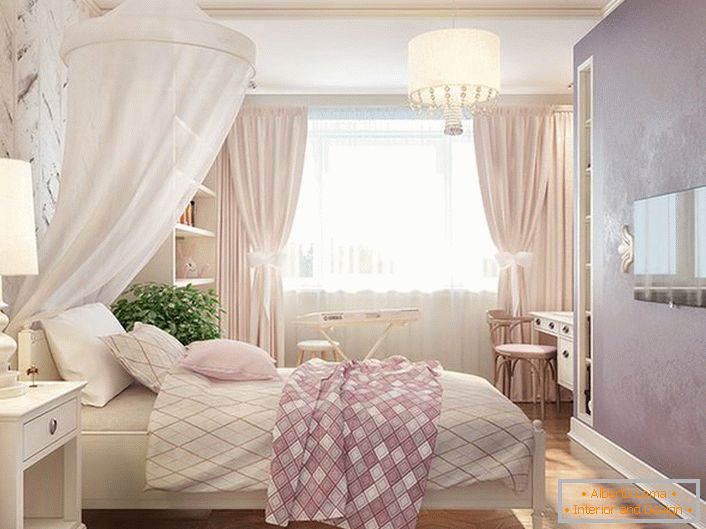 Miestnosť pre malú princeznú. Baldahin vyrobený z bieleho svetla, priesvitnej tkaniny spríjemní spánok dieťaťa.