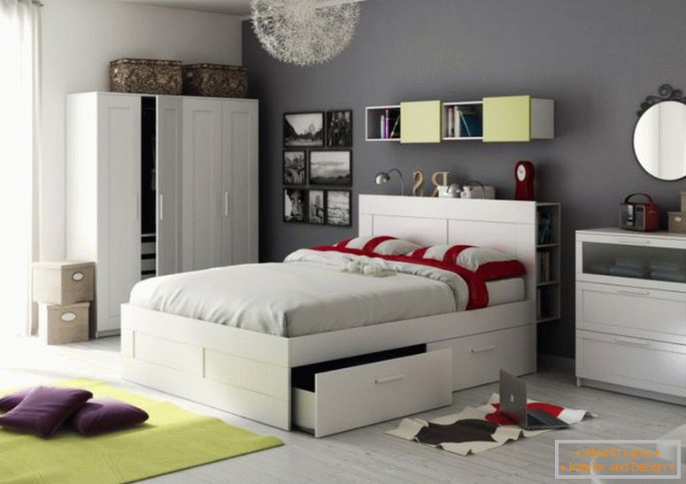 svetlo hnedé-obdĺžnik-solid-wood-nočný stolík-IKEA spálne-nápady-bielo-kvetinovo-posteľná-for-you-queen-size-platform-bed-star-pattern-deka-červeno-tkaniny-stoličky