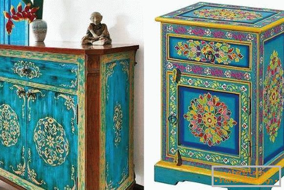 Indický nábytok s ručne maľovaným šablónom