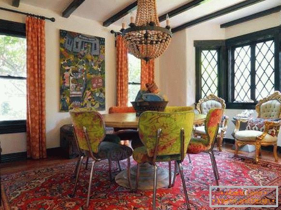 Indický interiérový dizajn s eklektickým nábytkom