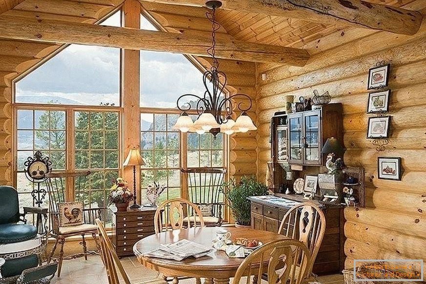 Obývacia izba v dome z dreva