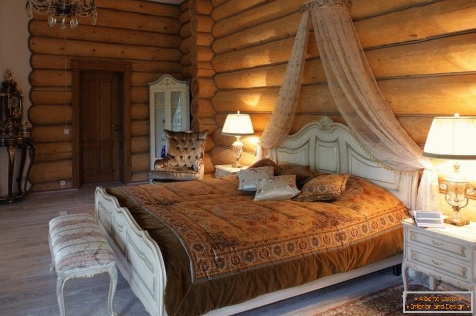 Spálňa v drevenom dome