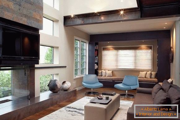 Obývacia izba s vysokými stropmi v high-tech štýle