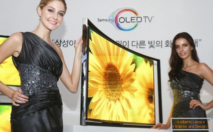 Spoločnosť Samsung predstavila zakrivenú OLED televíziu