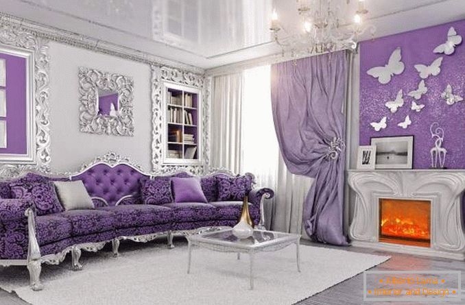Starožitný interiérový dizajn obývacej izby v súkromnom dome v tóne lila