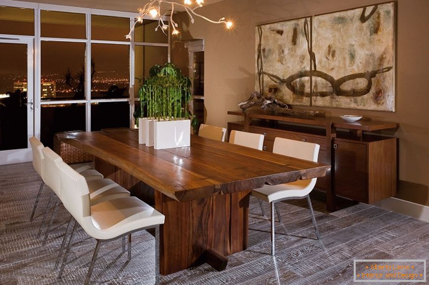 Monolitický drevený stôl s vlastnými rukami