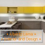 Kuchynský nábytok v dvoch farbách