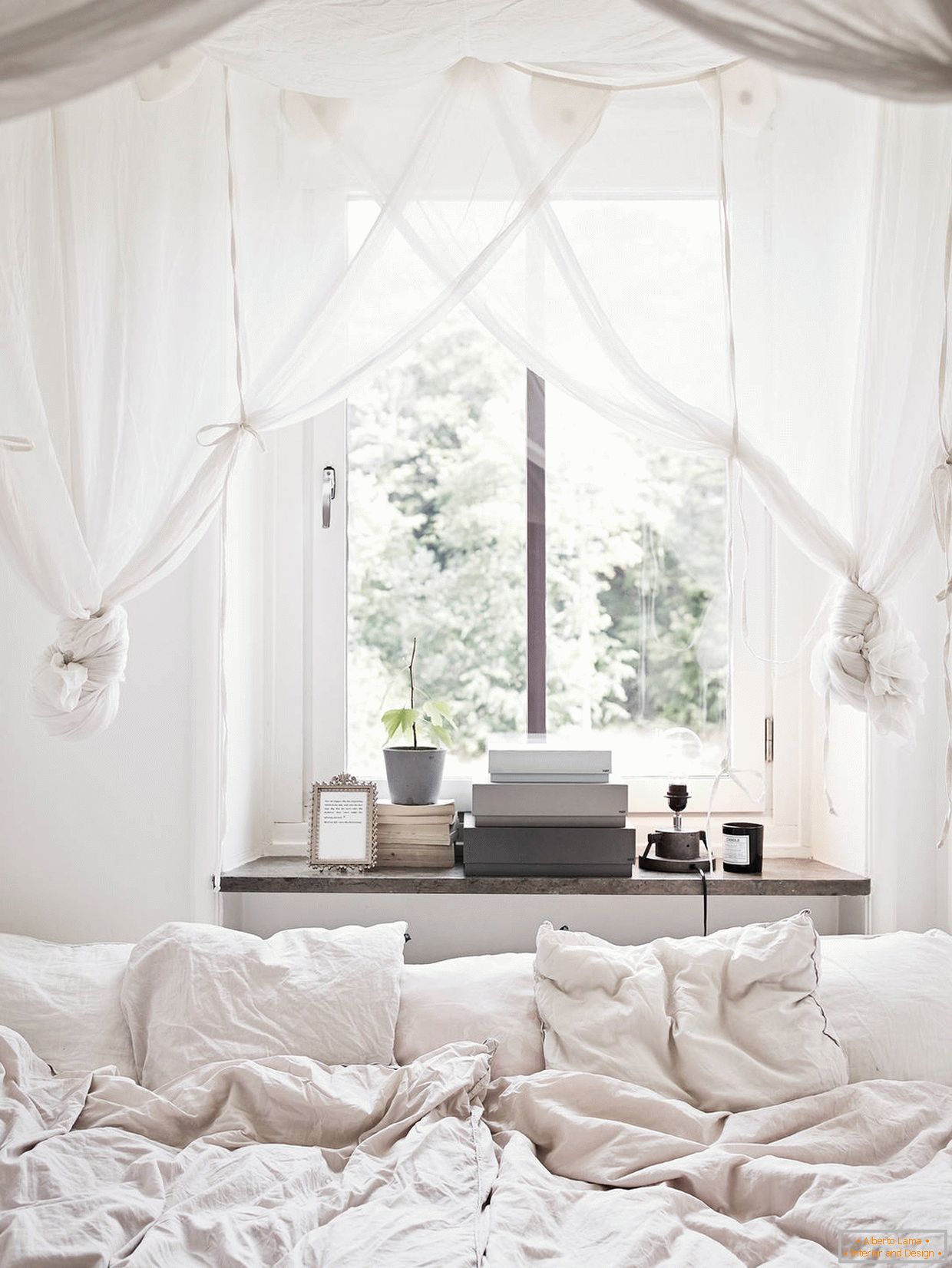 Spálňa v bielej farbe