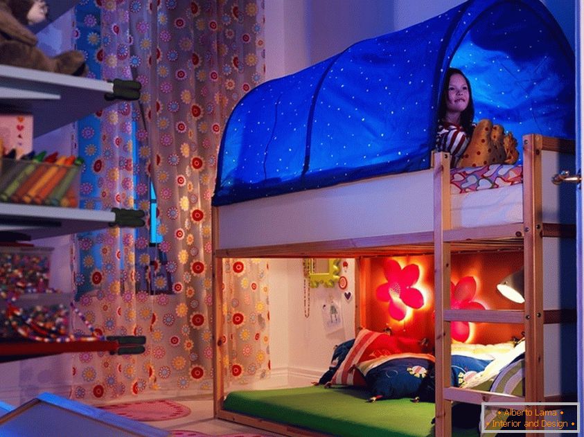 Nápady postele na postieľke pre detskú izbu