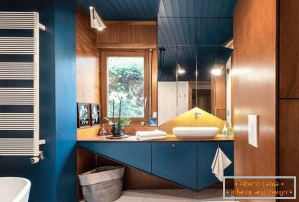Krásne kúpeľne - fotka v tmavo modrej farbe