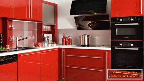 Červená čierna kuchyňa foto 27