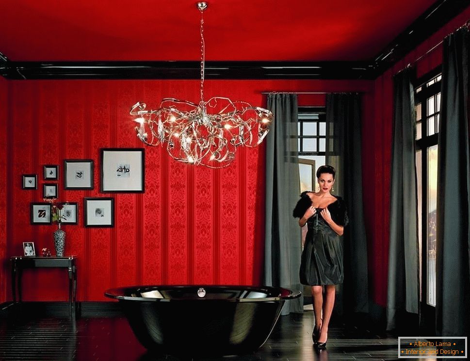 Čierna kúpeľ v červenej miestnosti