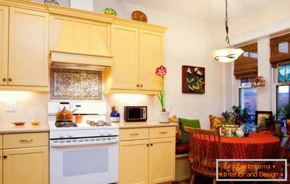 Žltý nábytok pre kuchyňu v štýle Provence