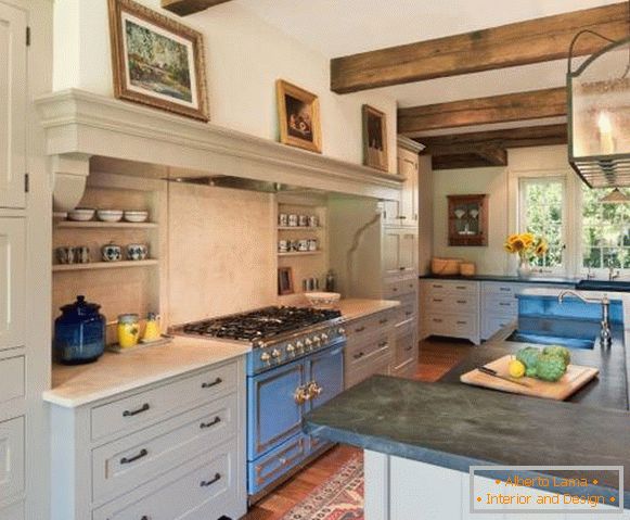Štýlová kuchyňa Provence s policou na obrázky