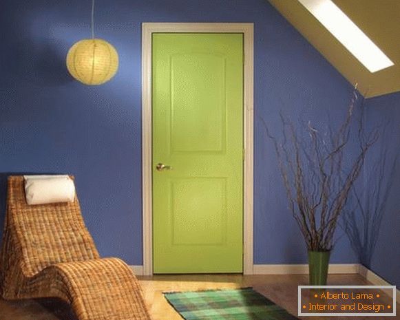 Interiérové ​​dvere šalátu v interiéri bytu - foto