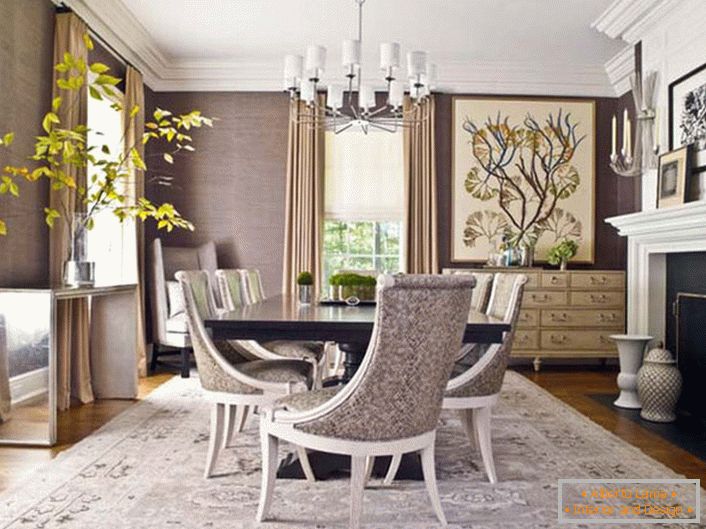 Obývacia izba v neoklasicistnom štýle. Interiér elegantne kombinuje jednoduchosť, skromnosť a eleganciu.