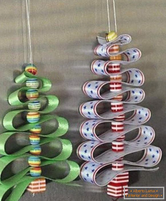 zaujímavé novoročné hračky s rukami na vianočný stromček, foto 16