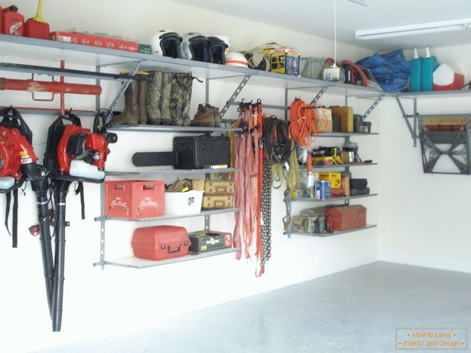 Usporiadanie skladovej miestnosti v garáži