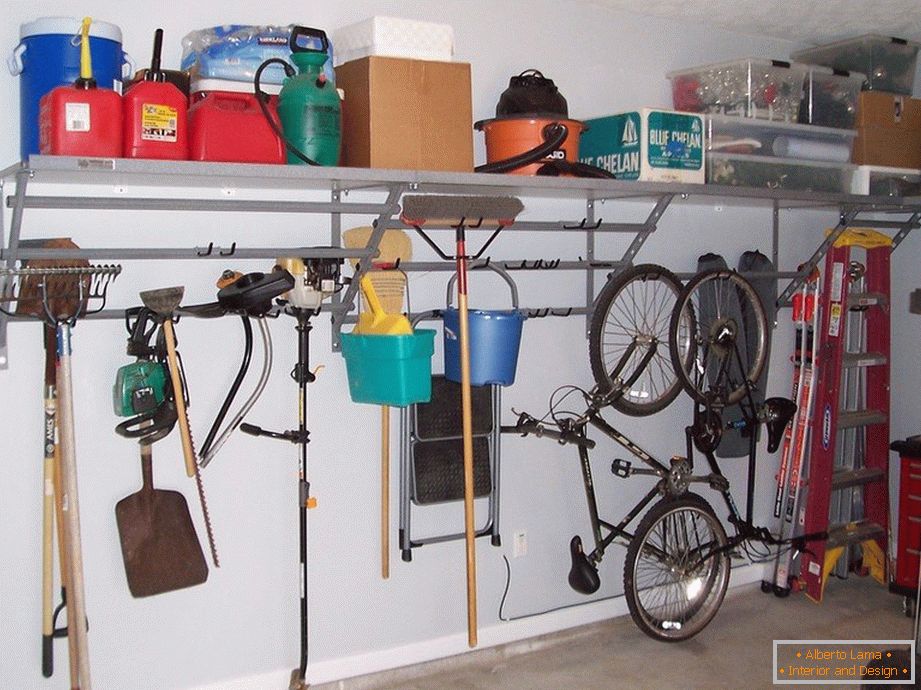 Usporiadanie skladovej miestnosti v garáži