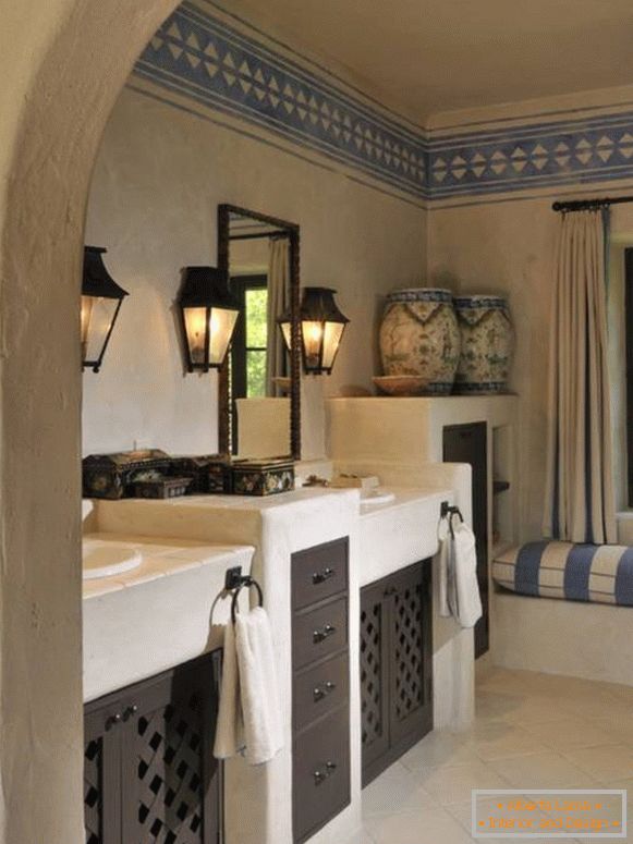 Starožitný dizajn kúpeľne v štýle štýlu Provence