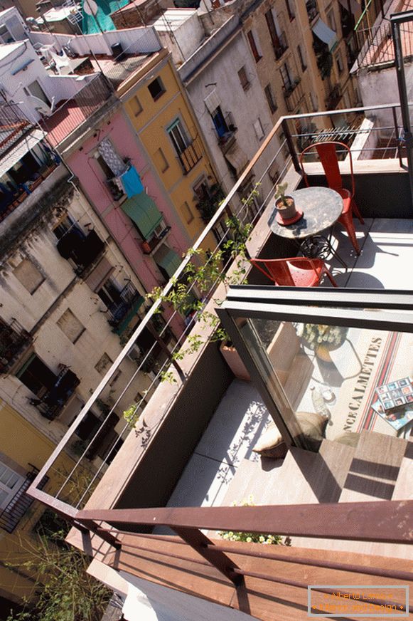 Pohľad z balkóna malého štúdia v Barcelone