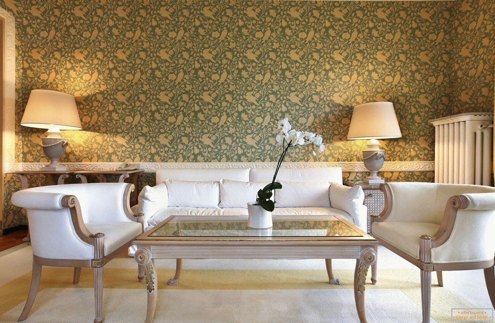 Tapety na stenu v klasickej obývacej izbe