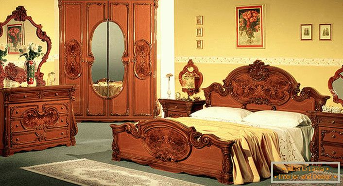 Taliansky nábytok pre spálňu v barokovom štýle.