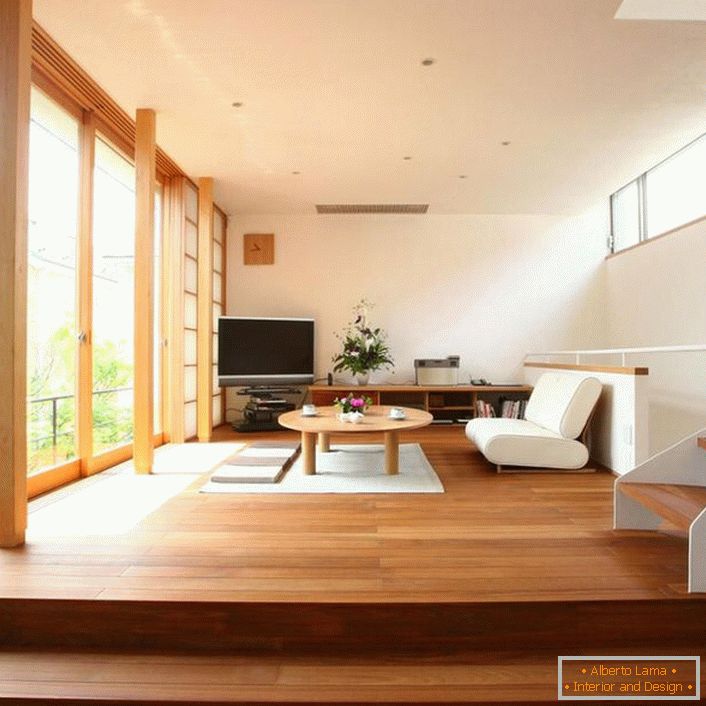 Japonský minimalizmus netoleruje nadmerné dekoratívne detaily. Laconická jednoduchosť v súprave s orientálnou farbou robí interiér jasný a nezabudnuteľný.